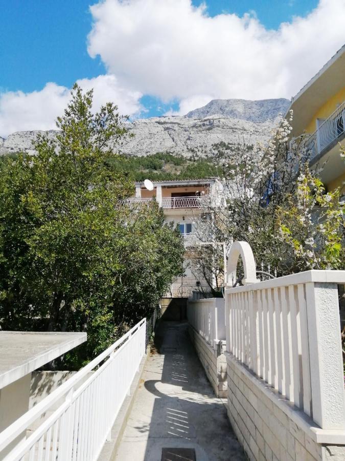 Ria 2 Appartement Baška Voda Buitenkant foto